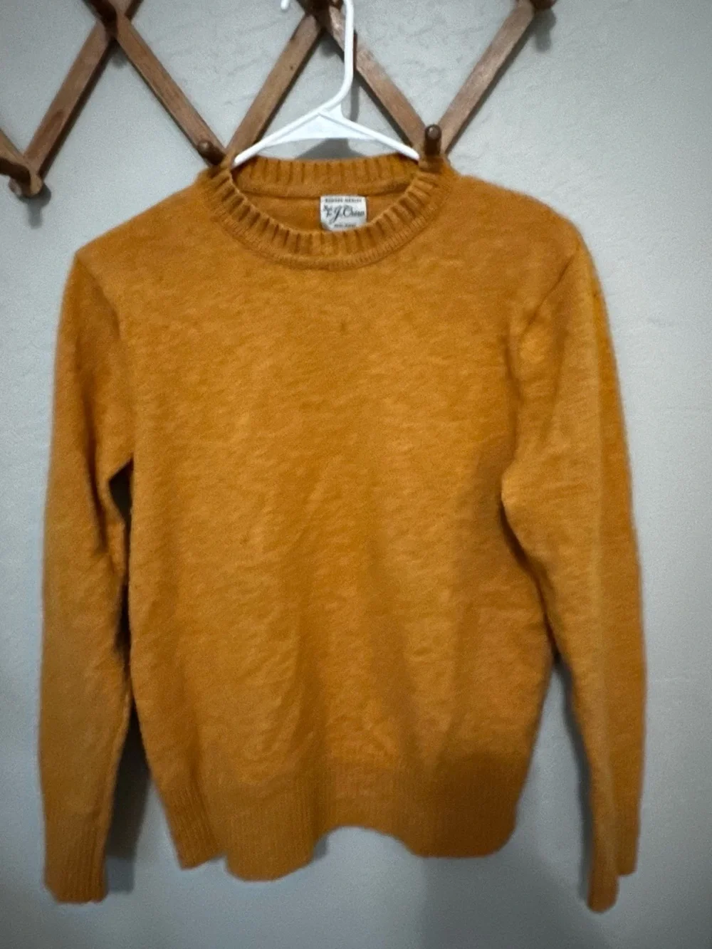 Women’s Wool Blend Sweater - Classic Knit